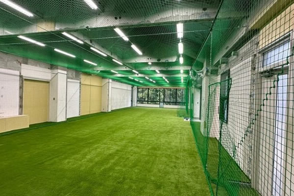 室内施設の人工芝施工 グリーンプランニング
