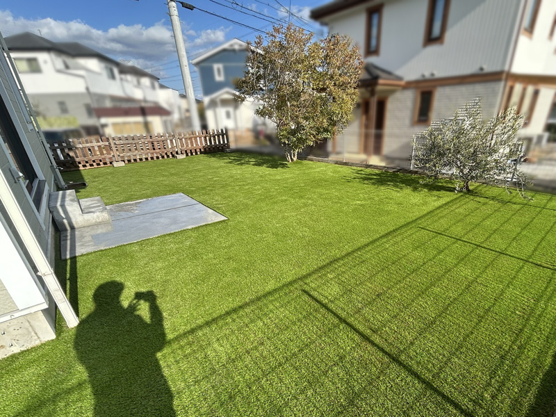 【兵庫】猪名川町 人工芝と土間の快適なお庭