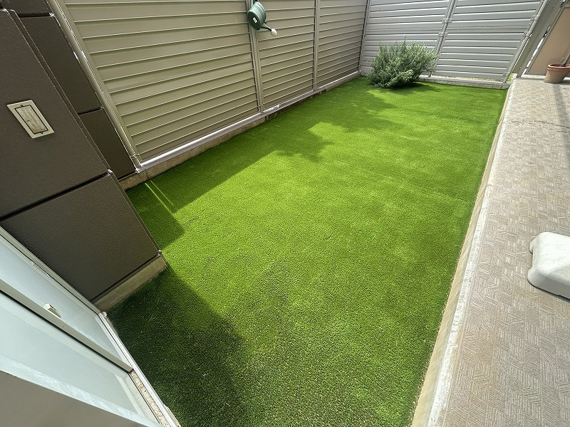 【大阪】堺市 マンション専用庭を人工芝で快適なお庭に