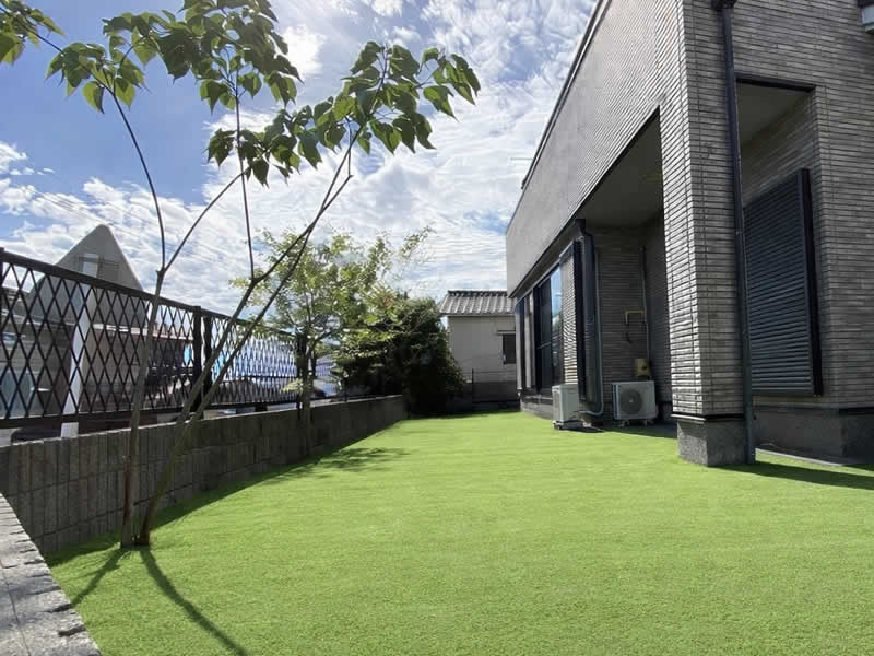 お庭の人工芝施工