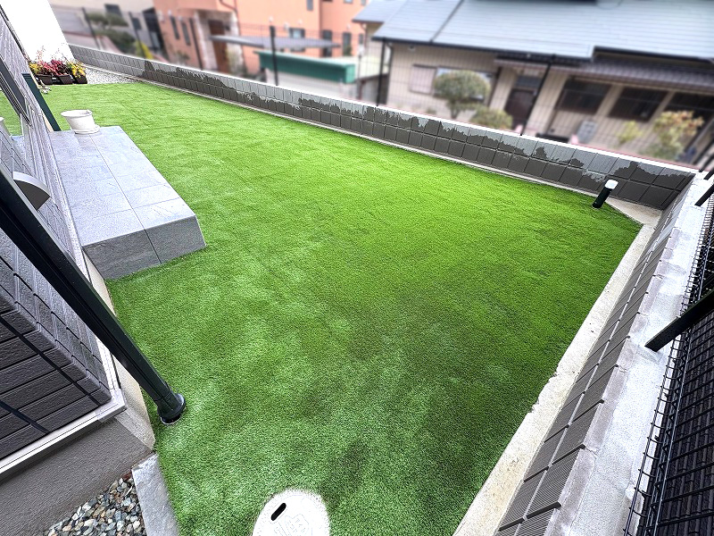 【大阪】豊中市 子どもが遊べる人工芝のお庭