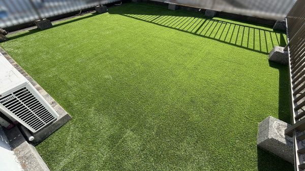 【大阪】東大阪市 屋上テラスに人工芝施工