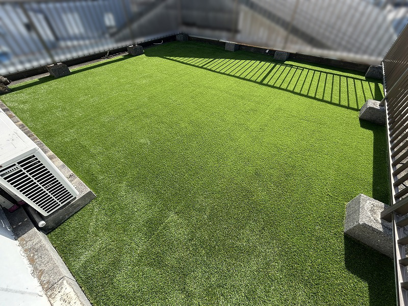 【大阪】東大阪市 屋上テラスに人工芝施工