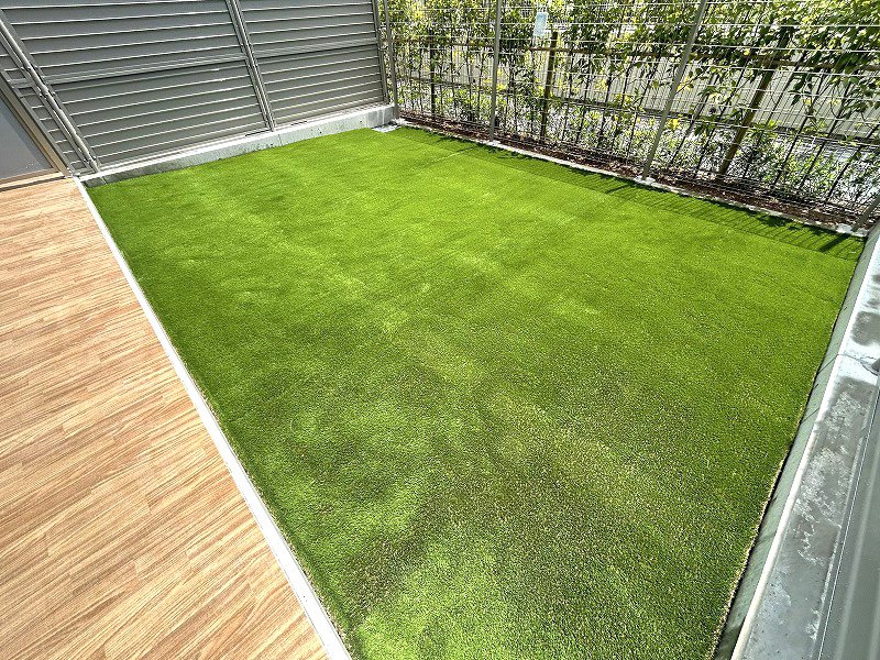 【大阪】堺市 マンション専用庭に人工芝ドッグラン