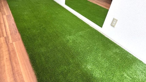 【兵庫】尼崎市 整骨院の室内運動スペースに人工芝