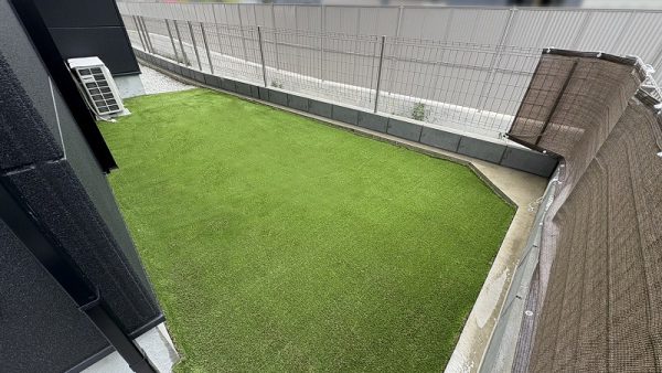 【奈良】生駒市 子どもが遊べる人工芝のお庭