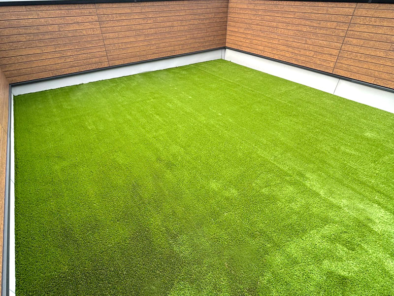 【大阪】大阪市 屋上テラスを人工芝でくつろぎ空間に