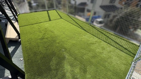 【大阪】箕面市 法面デッキにショックパッドと人工芝
