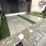 【大阪】松原市 玄関アプローチと駐車場の人工芝施工
