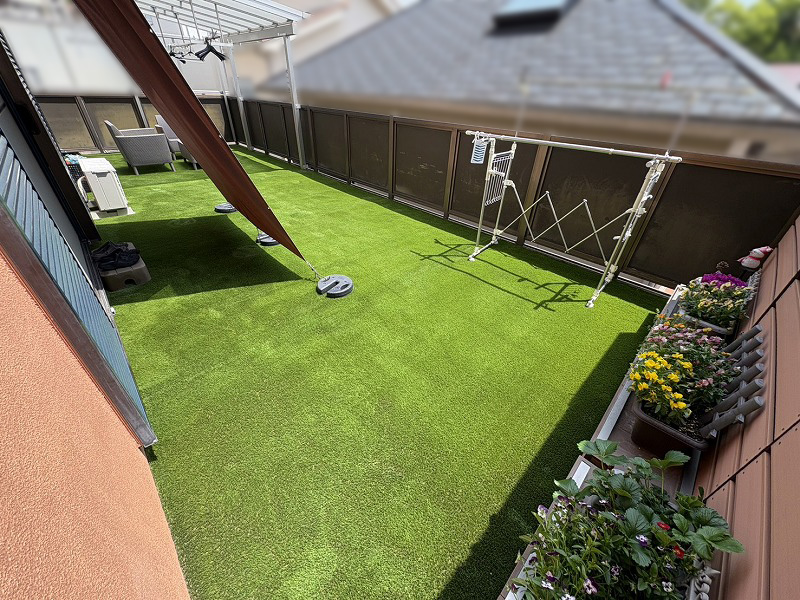 【大阪】柏原市 芝生シートから本格人工芝へベランダ施工